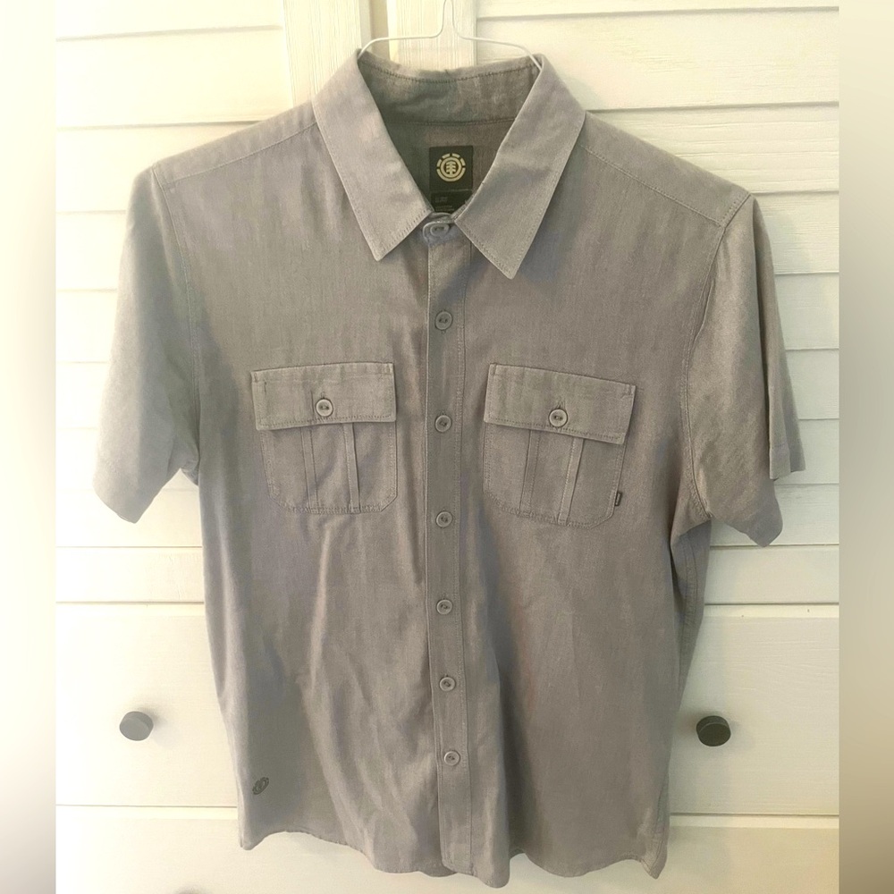 Men’s short sleeve button down